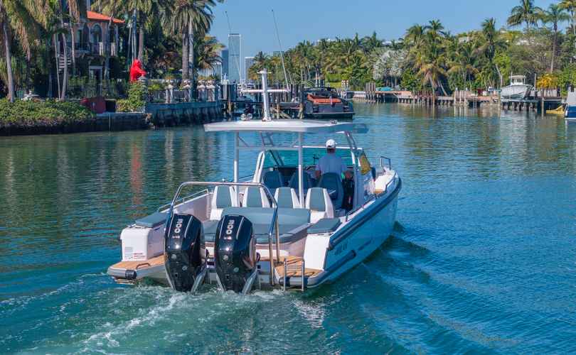 Photo Axopar 37 Sun Top (2025)