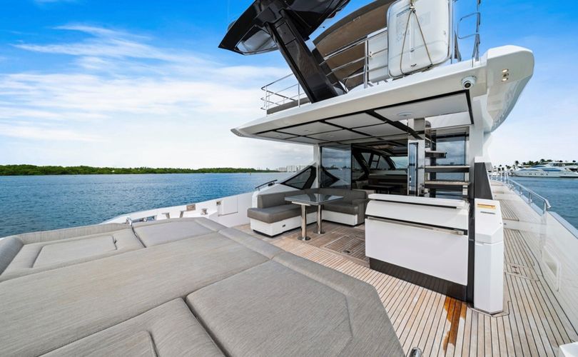 Photo Azimut S7 (2019)