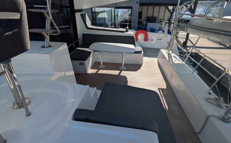 Lagoon 42