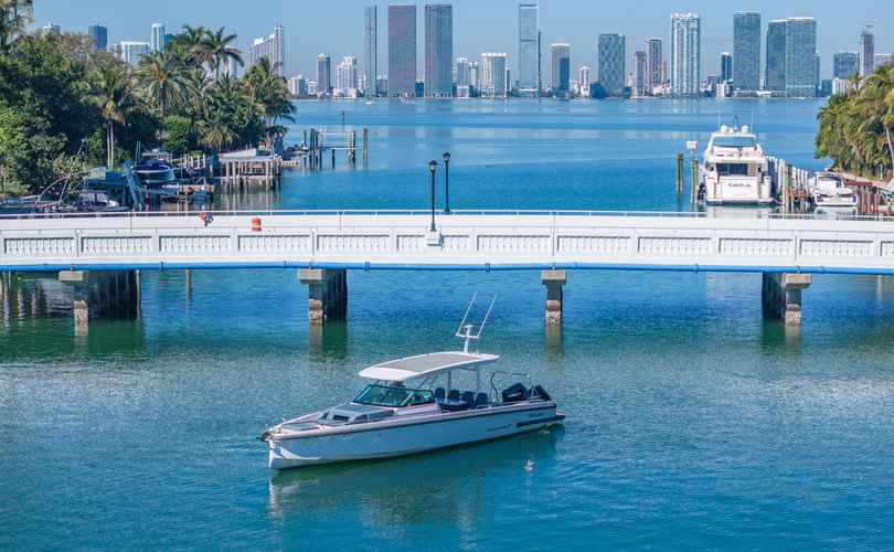 Photo Axopar 37 Sun Top (2025)