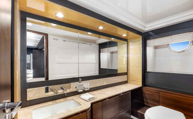 Photo Azimut 66 (2016)