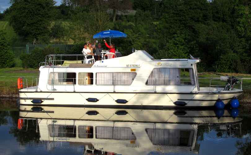 Photo Espade Concept Fly