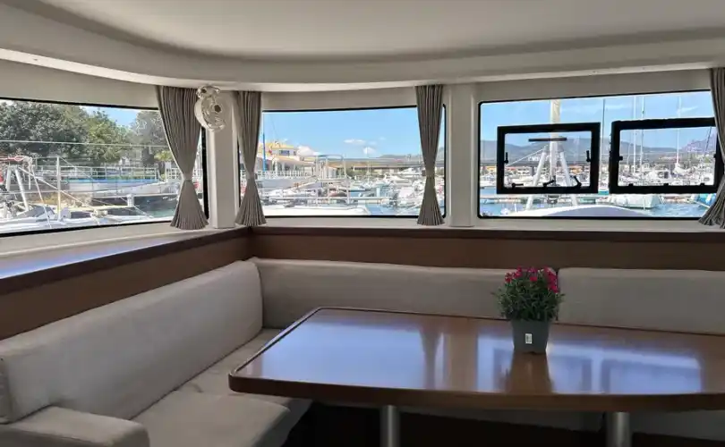 Lagoon 42