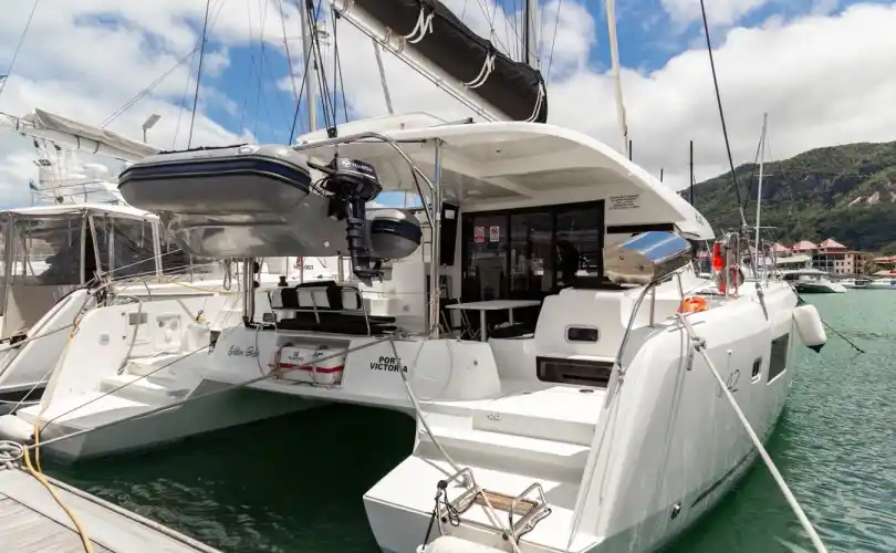 Lagoon 42