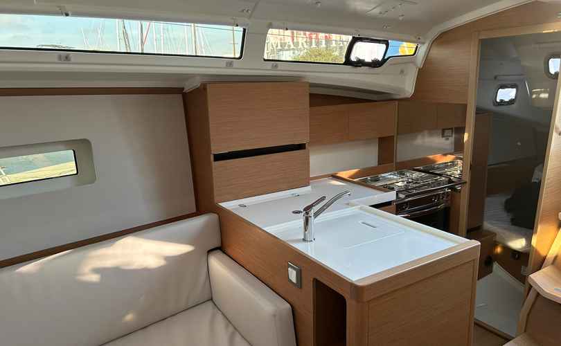 Photo Sun Odyssey 350 (2025)