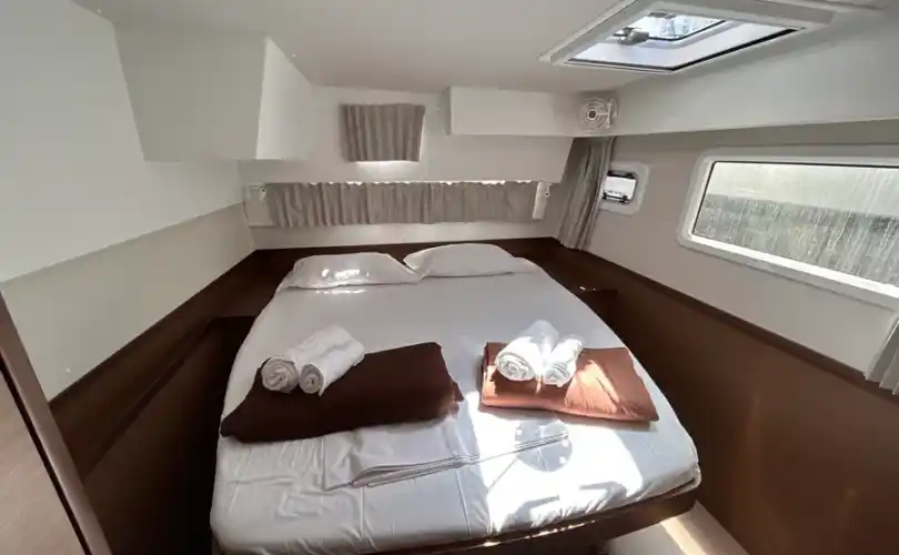 Lagoon 42