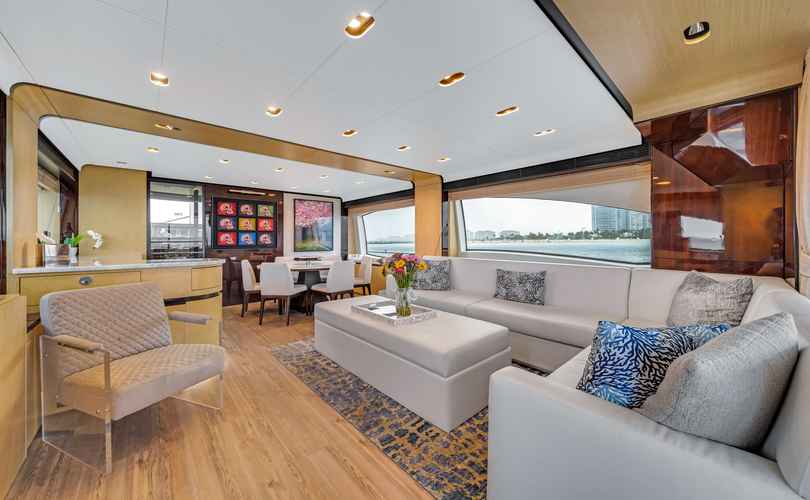 Photo Azimut 84 (2013)