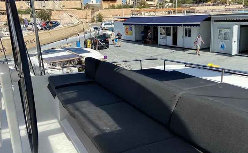 Photo Lagoon 52 Fly (2019)