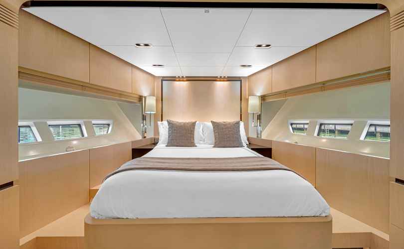 Photo Azimut 84 (2013)