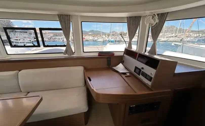 Lagoon 42