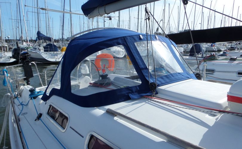 Photo Dufour 325 (2006)