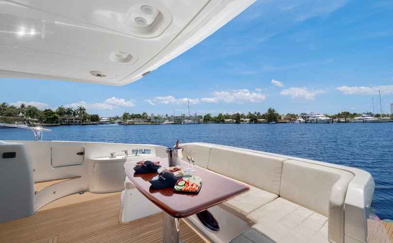 Photo Azimut 64 Fly (2013)