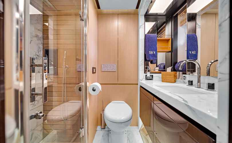 Photo Azimut 84 (2013)