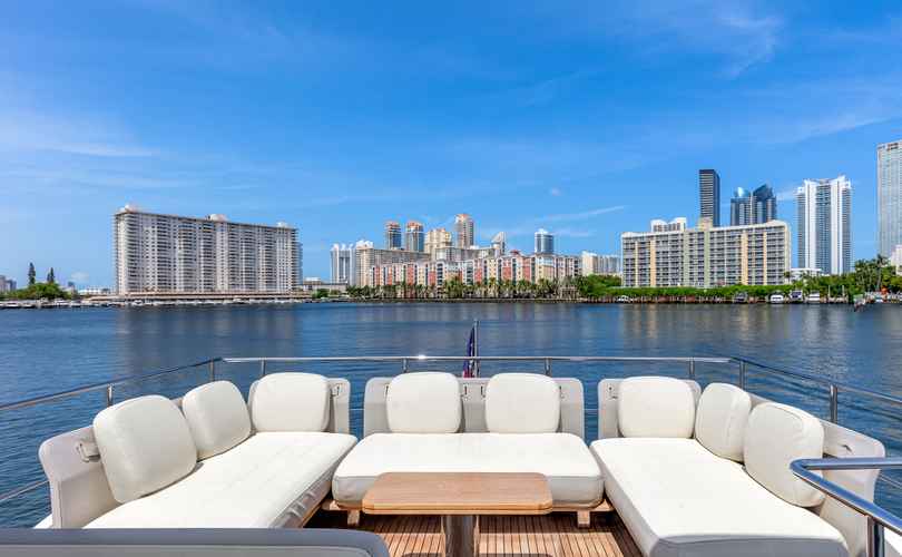 Photo Azimut 66 (2016)