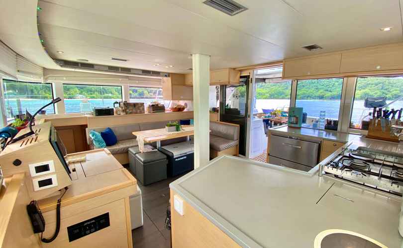 Lagoon 52