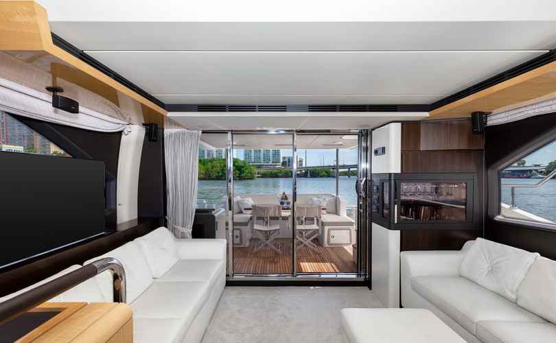 Photo Azimut 66 (2016)