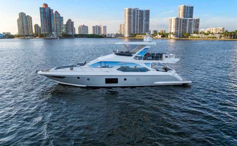 Photo Azimut 70 (2018)