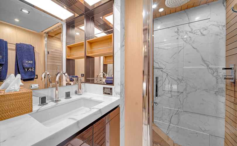 Photo Azimut 84 (2013)