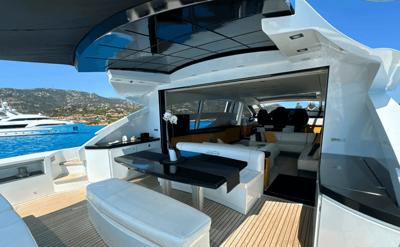 Pershing 80