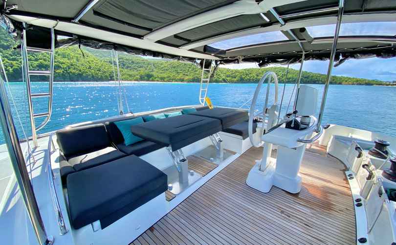 Lagoon 52