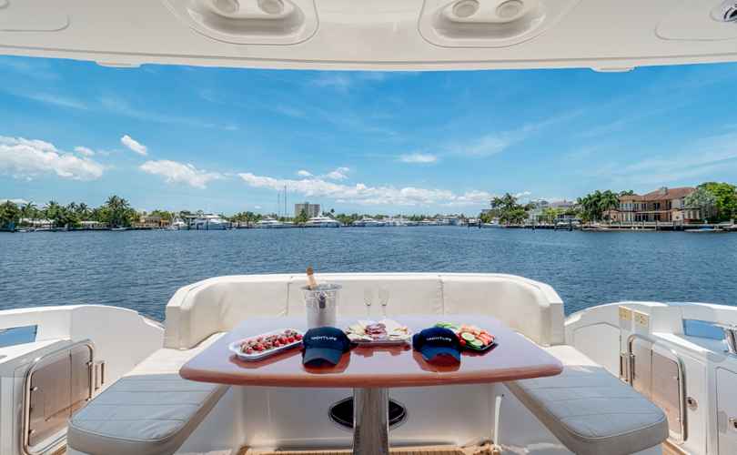 Photo Azimut 64 Fly (2013)