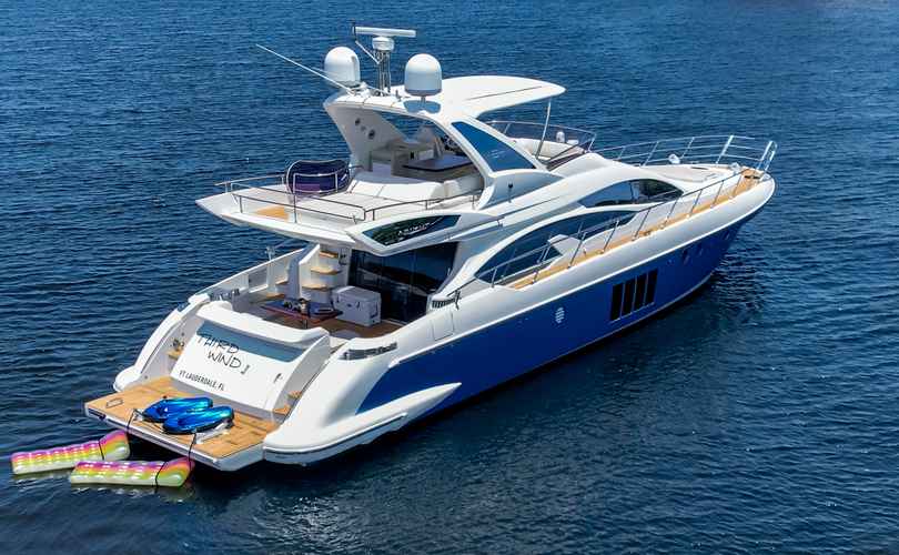 Photo Azimut 64 Fly (2013)