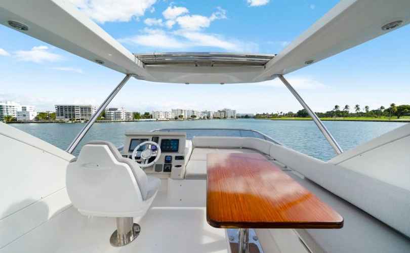 Photo Azimut 50 (2017)