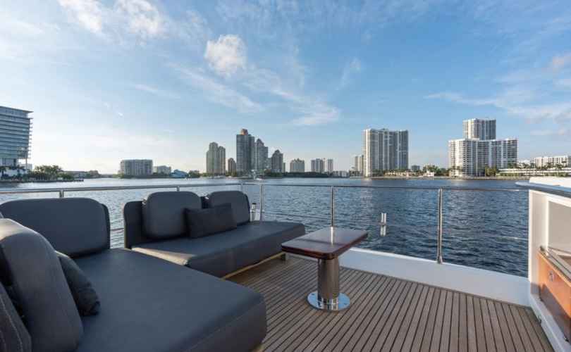 Photo Azimut 70 (2018)