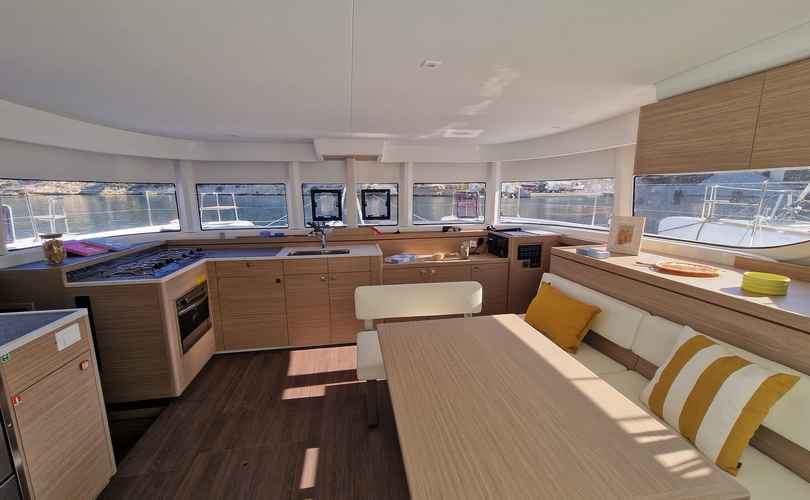 Lagoon 43
