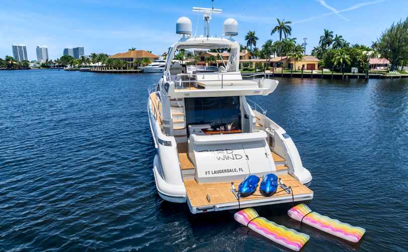 Photo Azimut 64 Fly (2013)