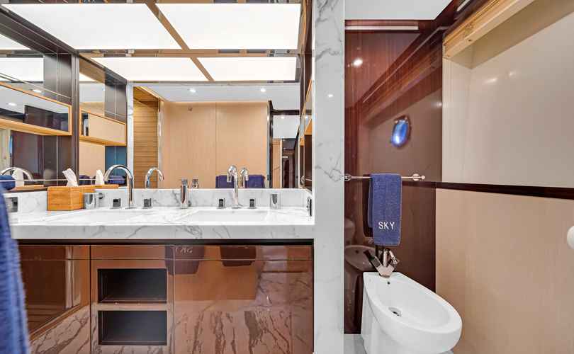 Photo Azimut 84 (2013)