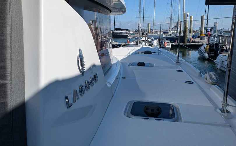 Lagoon 42