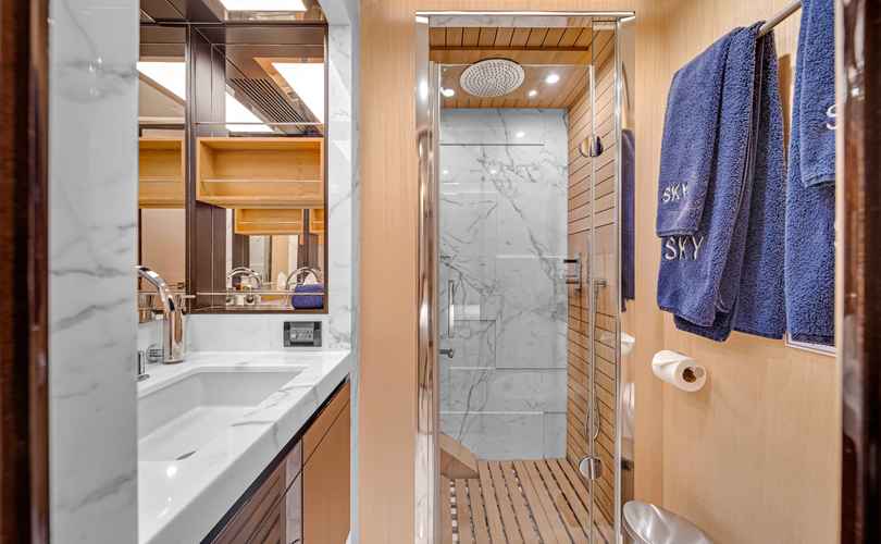 Photo Azimut 84 (2013)