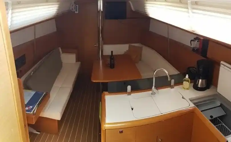 Photo Sun Odyssey 379 (2012)