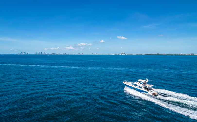 Photo Azimut 64 Fly (2013)