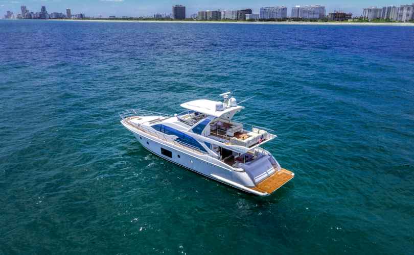 Photo Azimut 66 (2016)