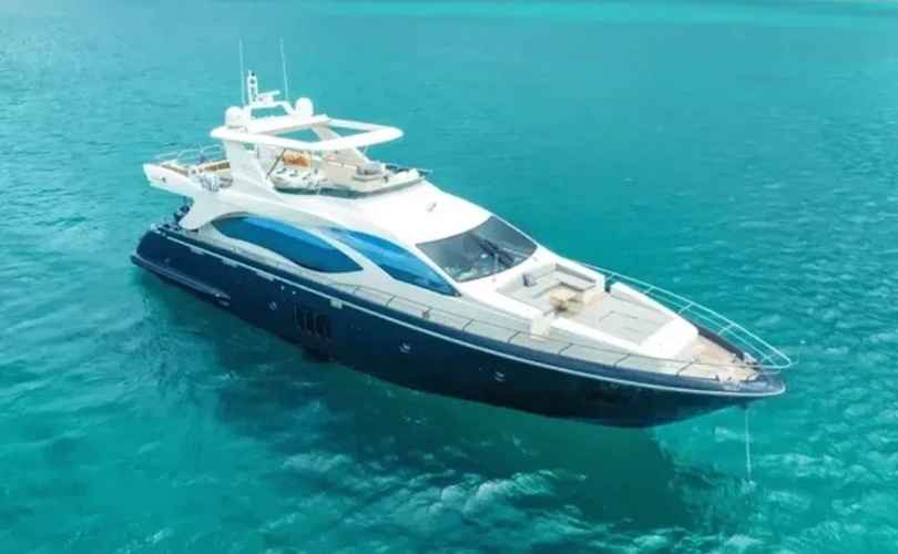 Photo Azimut 84 (2013)