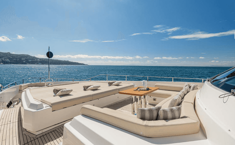 Photo Navetta 33 Custom Line (2020)