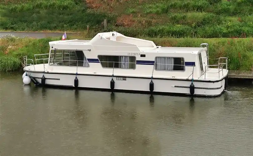 Photo Espade Concept Fly