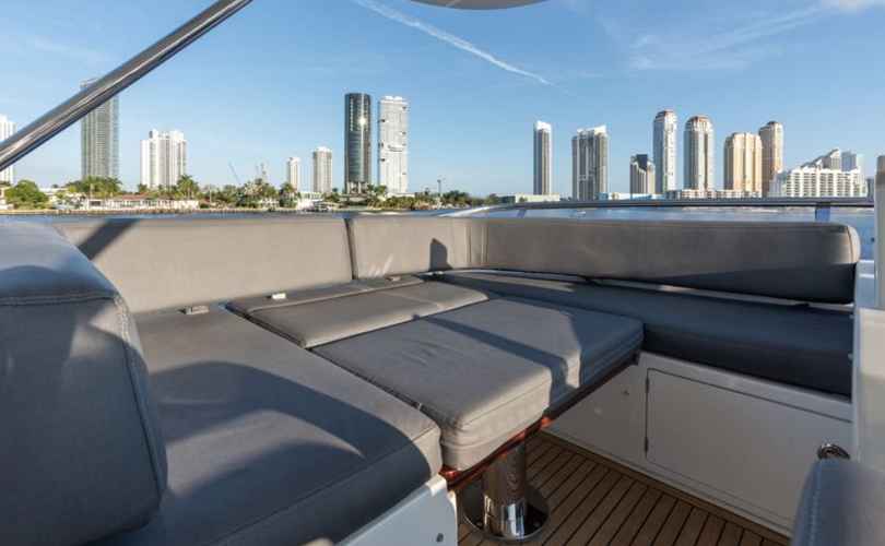 Photo Azimut 70 (2018)