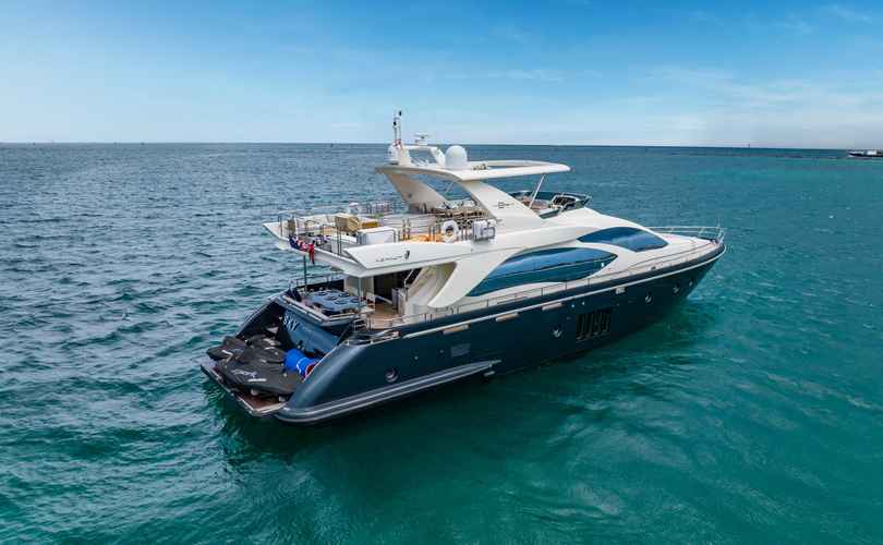 Photo Azimut 84 (2013)