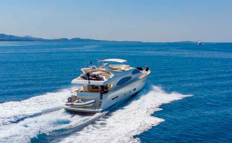Ferretti 780