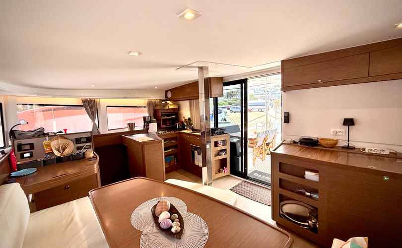 Lagoon 42