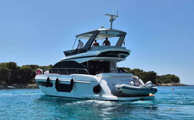 Azimut 53 Fly