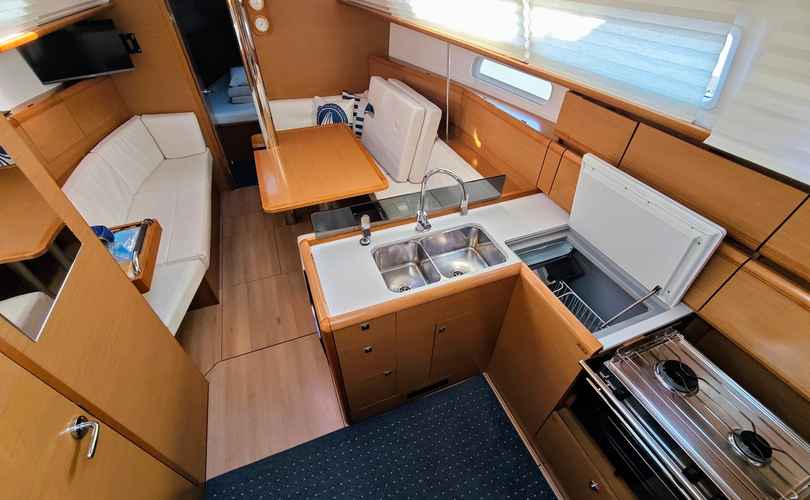 Photo Sun Odyssey 379 (2013)