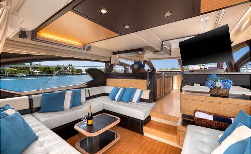 Photo Azimut 64 Fly (2013)