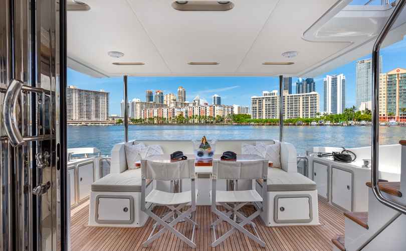 Photo Azimut 66 (2016)