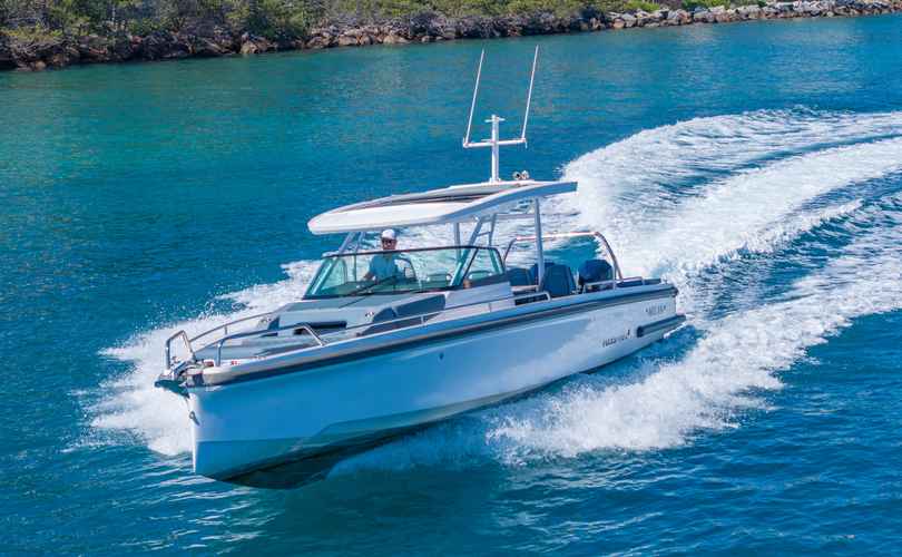 Photo Axopar 37 Sun Top (2025)