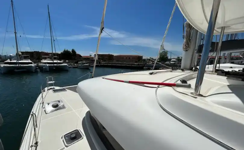 Lagoon 42