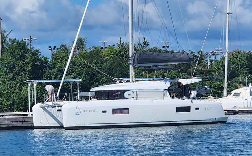 Lagoon 42